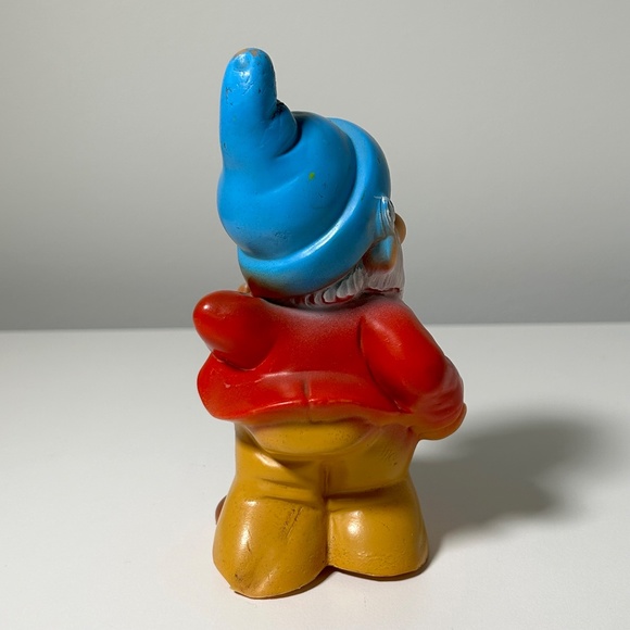 Vintage Vinyl Kitschy Accordion Playing Gnome 6.5" Signed (13E) - Picture 4 of 7